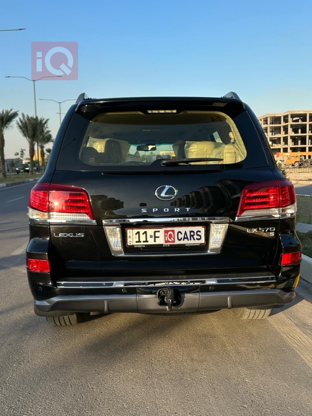 لكزس LX